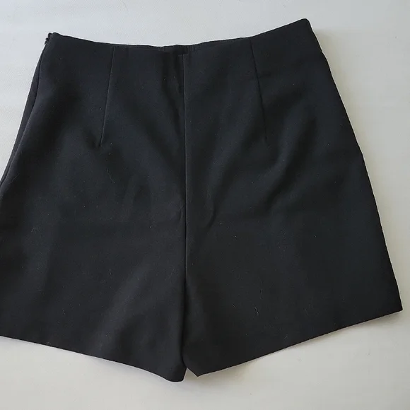 Zara Black High-Waist Sailor Shorts with Gold Buttons - Picture 2 of 6